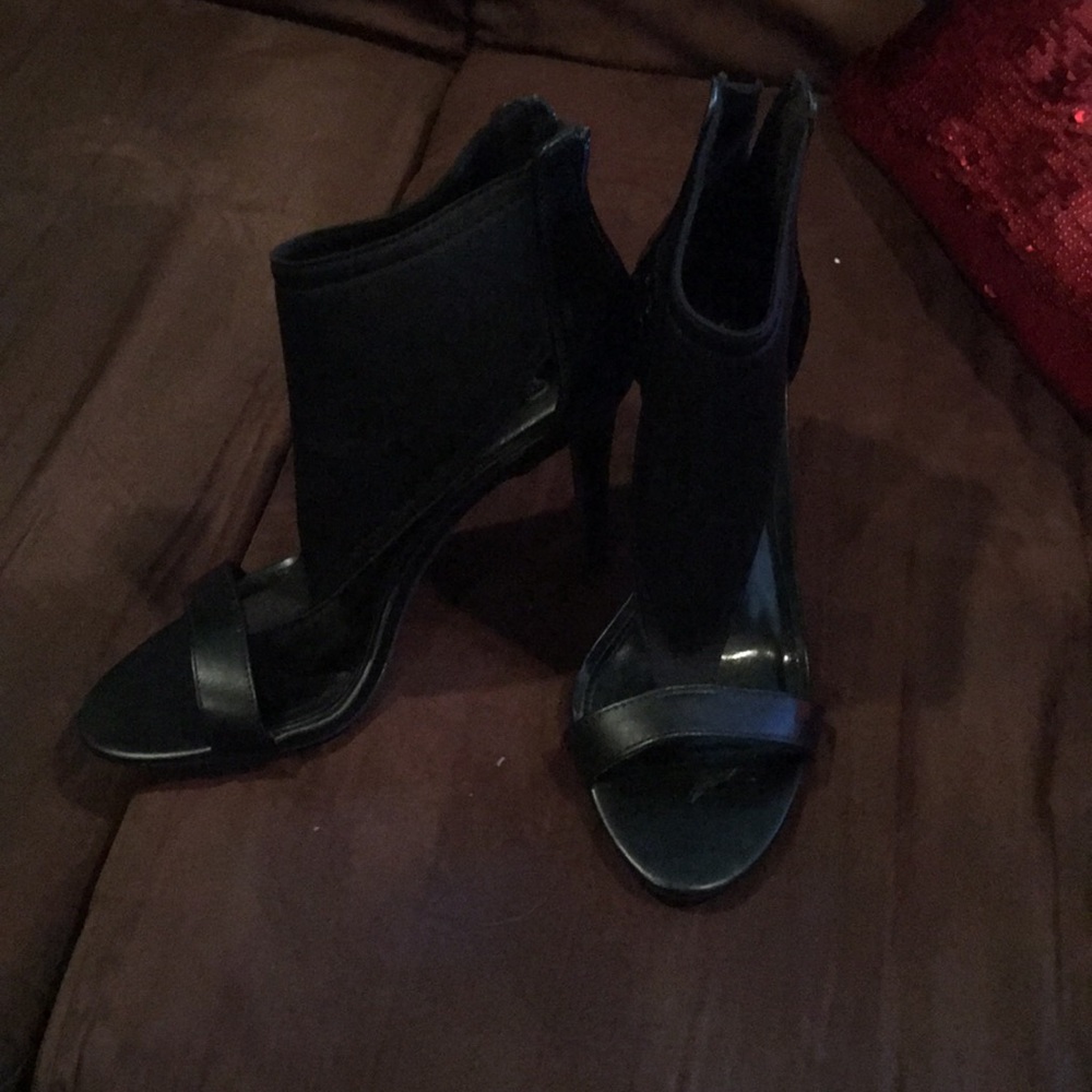 Shoes - Picture 2 of 2